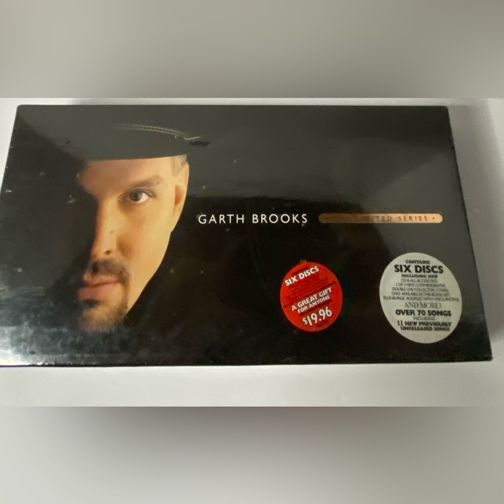 Garth Brooks box set still an original packing six discs included